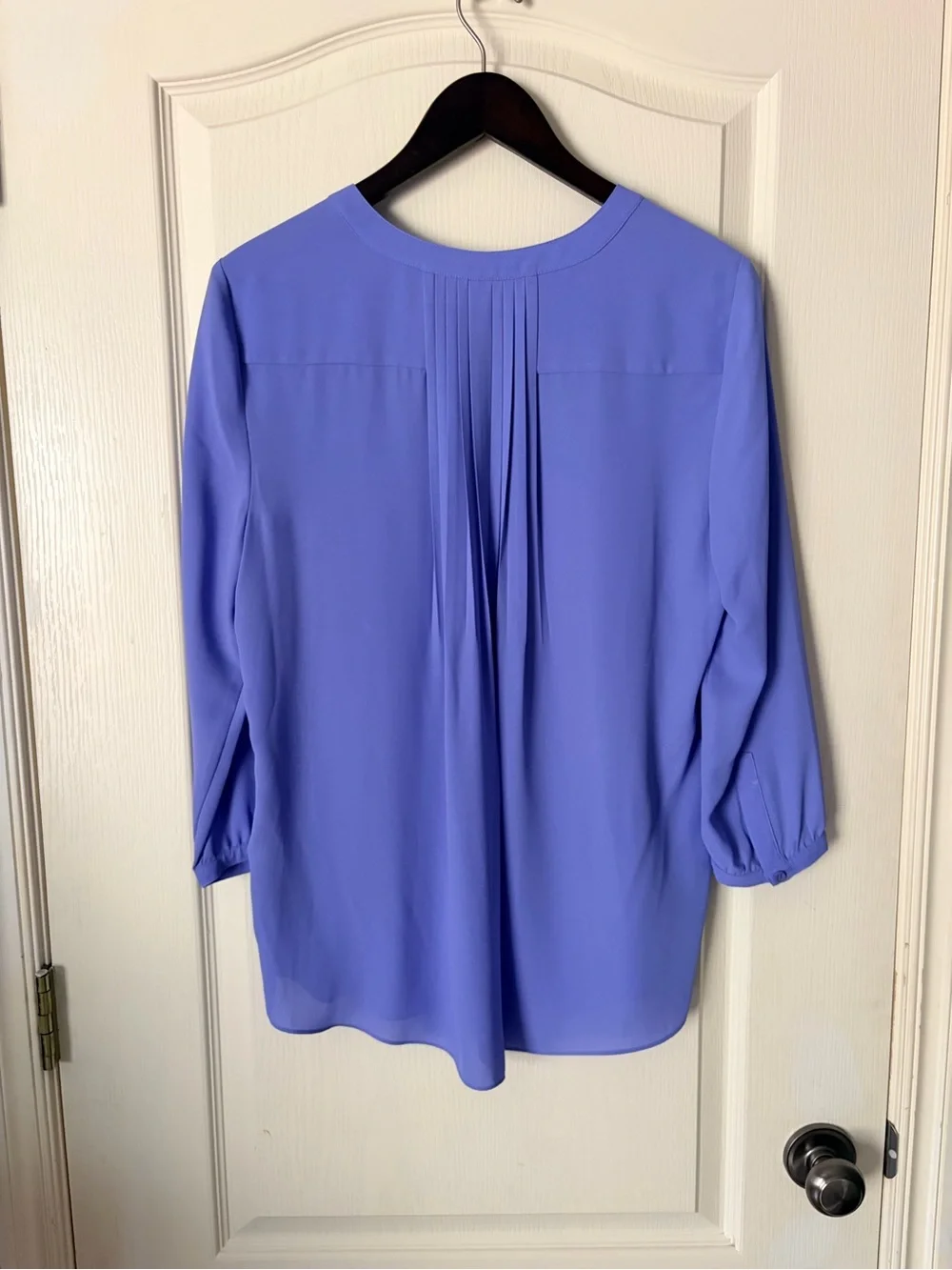NWT NYDJ Periwinkle Pintuck Blouse 3/4 sleeve, button down, size medium